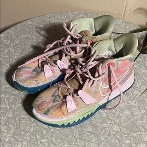 Nike Men's Multicolor Athletic Shoes - Pink/Green